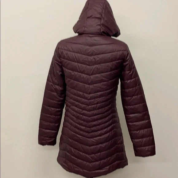 New Balance- long quilted tech jacket - Picture 9 of 9